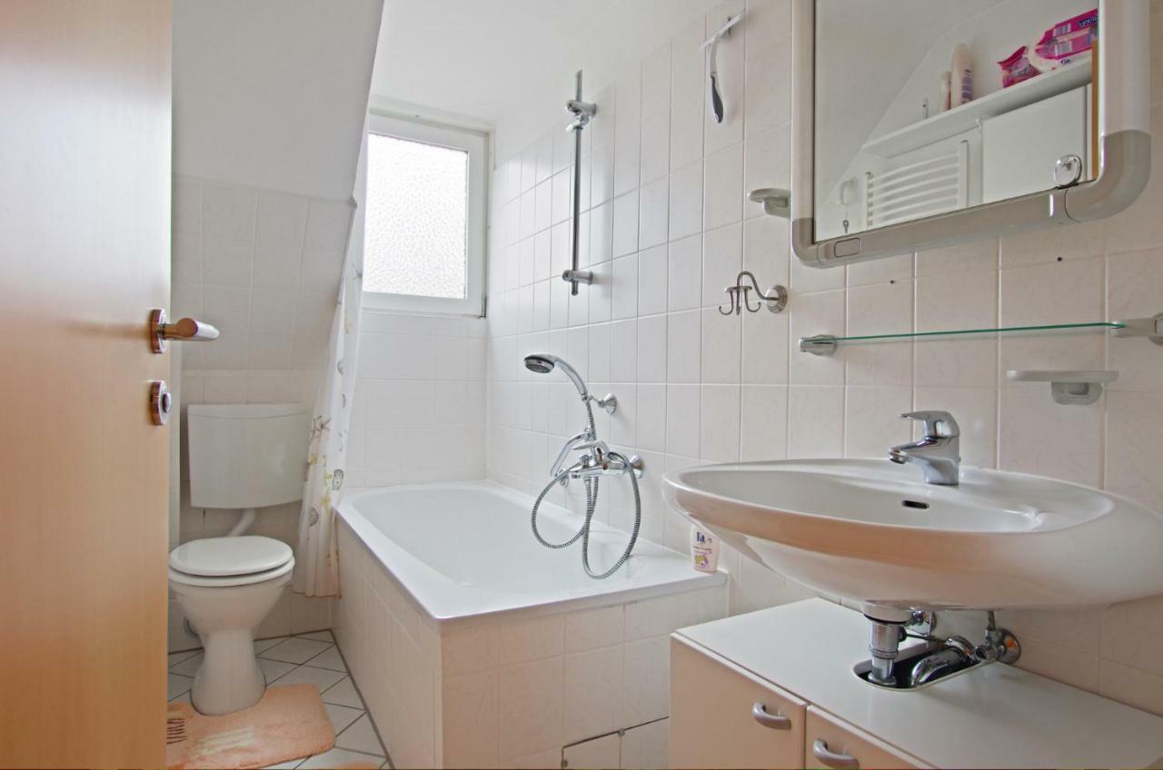 Private Rooms Near Exhibition Center Hanovra Exterior foto