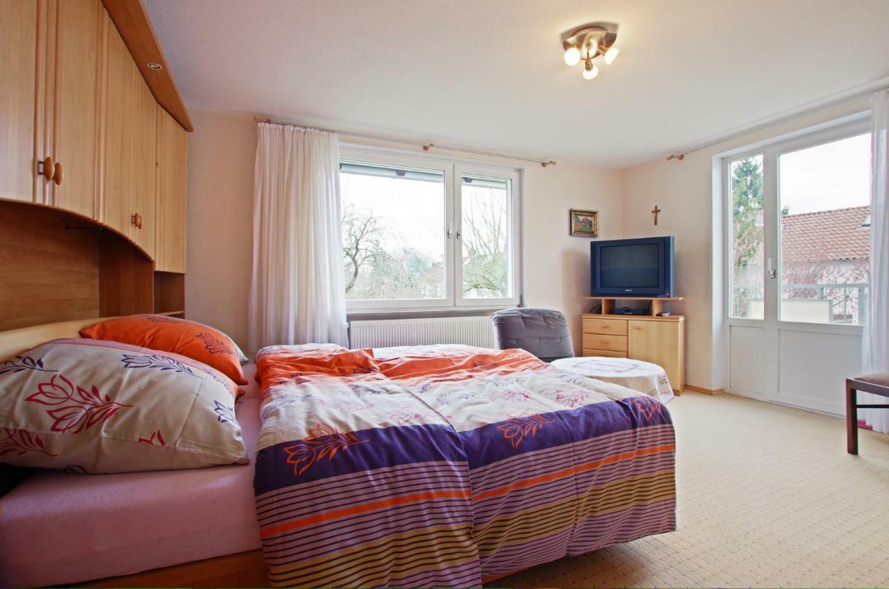 Private Rooms Near Exhibition Center Hanovra Exterior foto