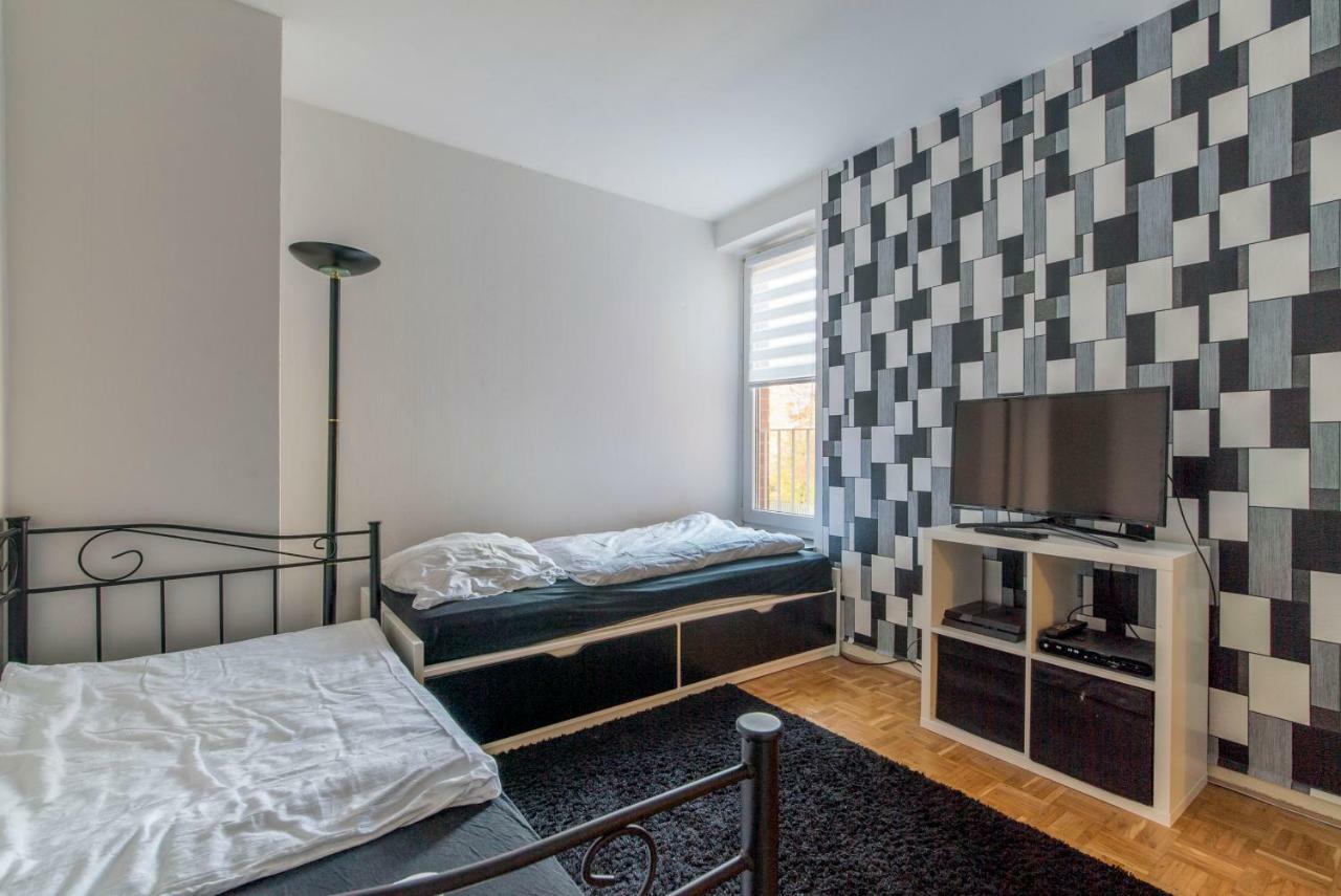 Private Rooms Near Exhibition Center Hanovra Exterior foto