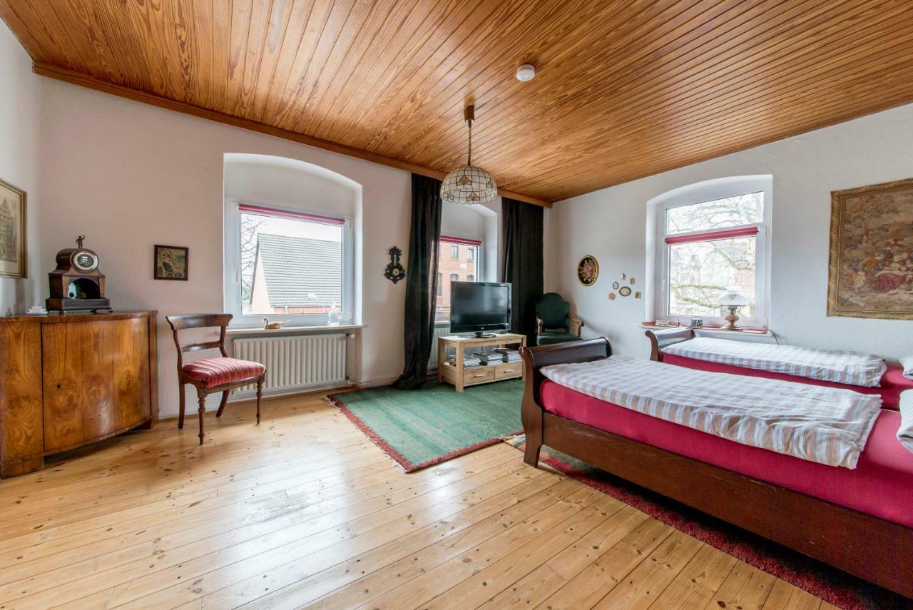 Private Rooms Near Exhibition Center Hanovra Exterior foto